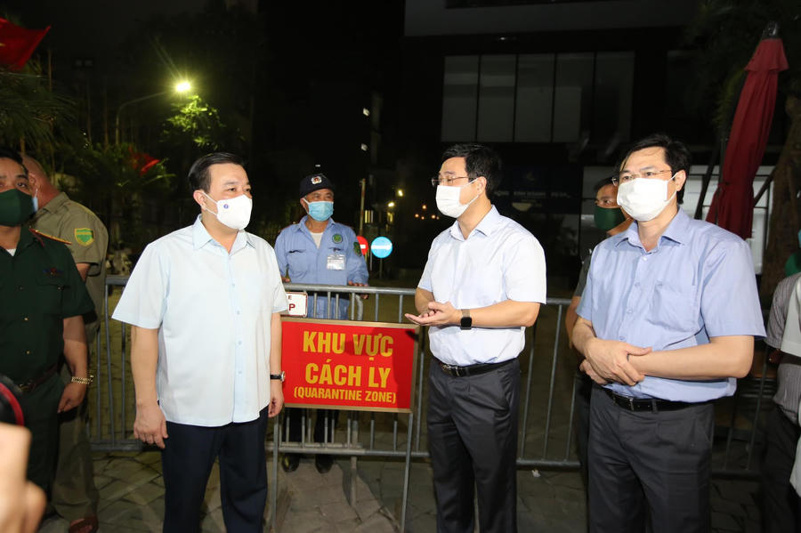 Phó Chủ tịch UBND TP.Hà Nội Chử Xuân Dũng kiểm tra quy trình cách ly, phòng dịch...