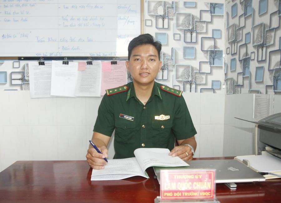 Thượng úy Lâm Quốc Chuẩn - Bí thư Chi đoàn, Phó Đội trưởng Đội Vận động quần chúng, Đồn Biên phòng Cái Đôi Vàm - BĐBP Cà Mau.