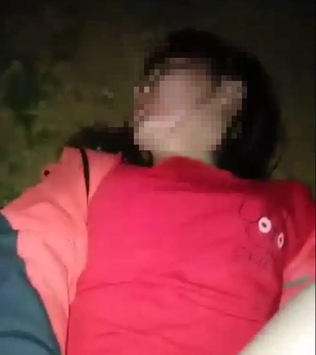 Cháu Q. cho biết, mình chính là nạn nhân trong đoạn clip phản cảm phát tán trên mạng xã hội Facebook. (Ảnh cắt từ clip)