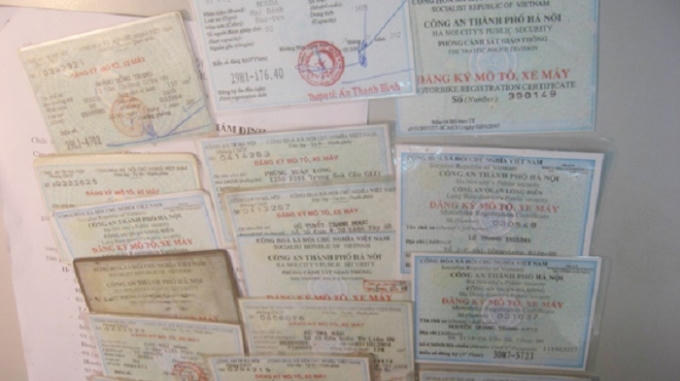 Nghị định có nhiều quy định mới thuận lợi hơn cho người dân nhưng cán bộ nhiều nơi vẫn bị ám ảnh bởi nỗi lo giấy tờ giả. (Ảnh minh họa)