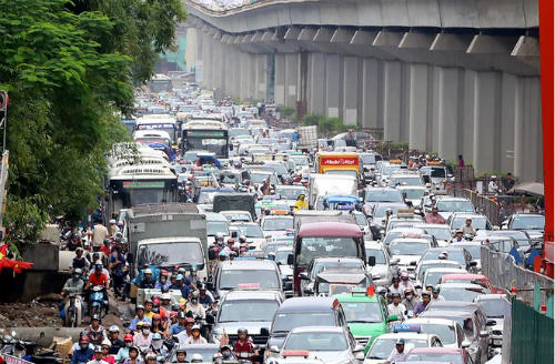Ôtô 9 chỗ sẽ phải dán nhãn năng lượng từ 2018, xe máy từ 2020. Ảnh minh hoạ: Bá Đô