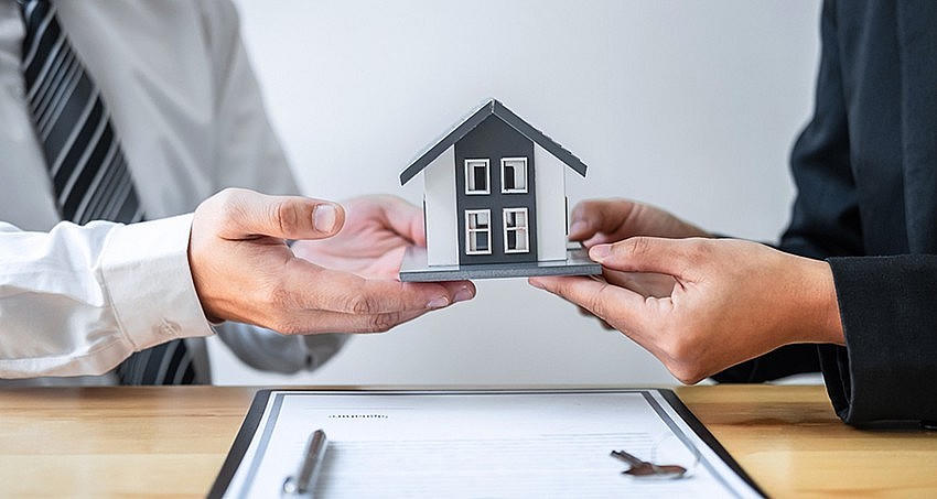 Cá nhân không được thực hiện quá 10 giao dịch bất động sản trong một năm.