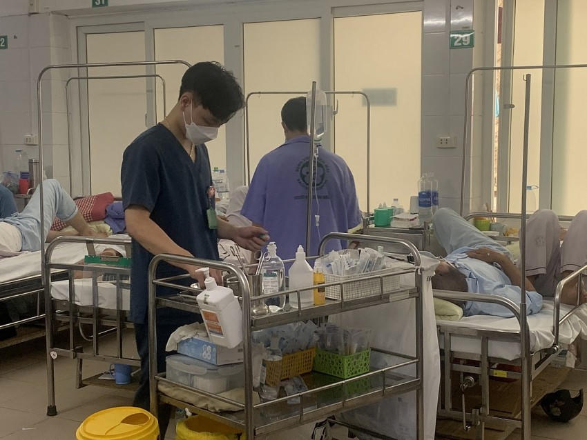 Các cơ sở y tế tăng cường công tác cấp cứu, khám chữa bệnh dịp Tết Nguyên đán. Ảnh: VGP
