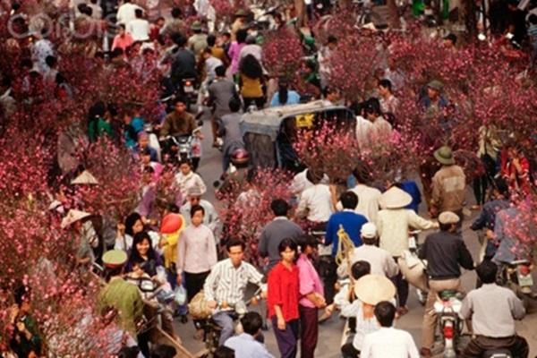 Một góc chợ hoa tết ngày ấy. Ảnh: internet.