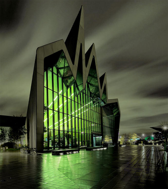 Bảo tàng Riverside với kiến trúc độc đáo tại thành phố Glasgow, Vương quốc Anh.