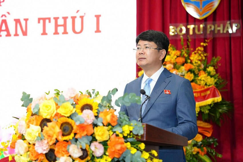 Phó Bí thư Thường trực Đảng uỷ, Thứ trưởng Nguyễn Thanh Tịnh.