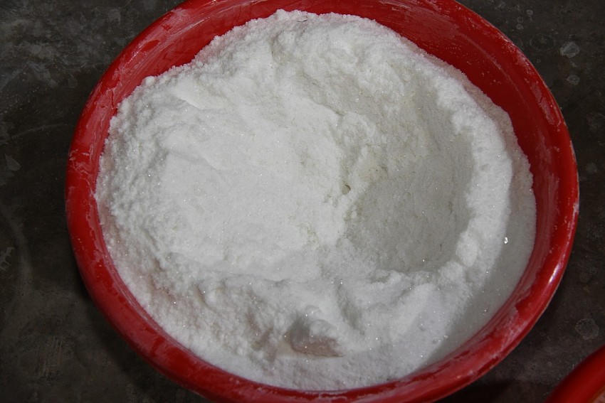 Chất bột trắng được hình thành sau nhiều giai đoạn chưng cất.