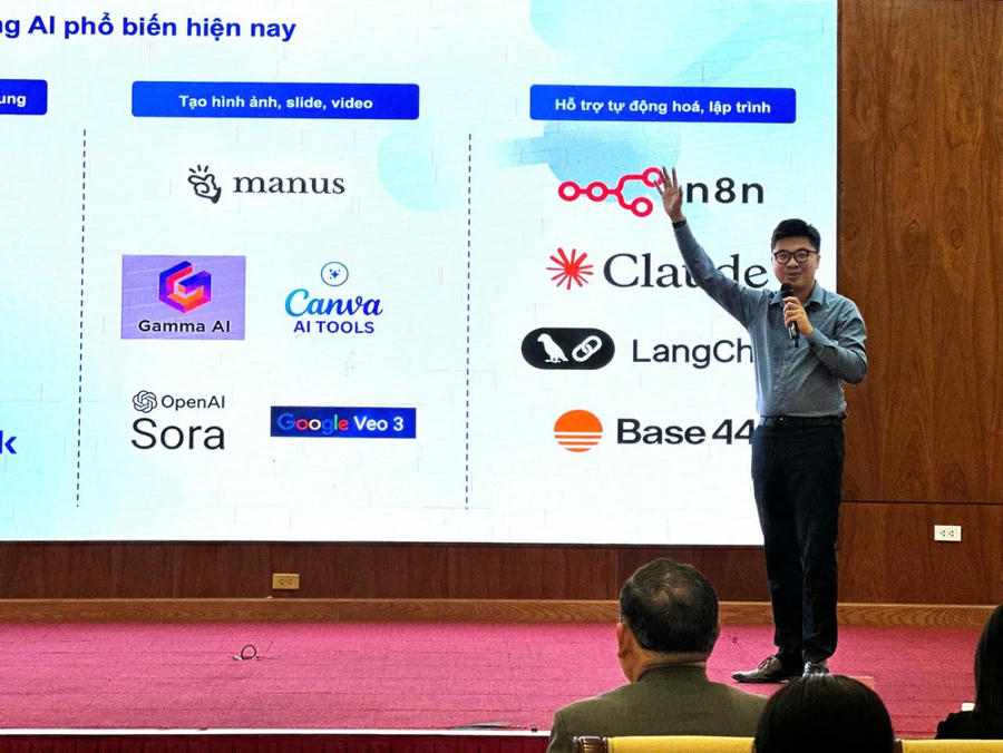 Các đại biểu được phổ biến kiến thức về ứng dụng trí tuệ nhân tạo và chuyển đổi số trong công tác văn phòng.