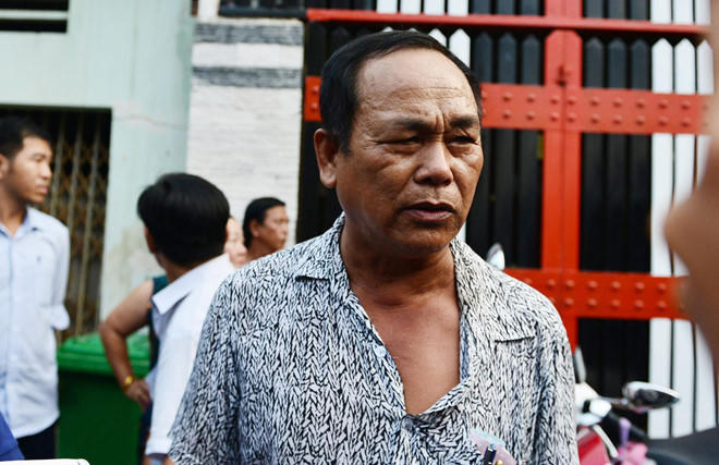 Ông Tri chia sẻ với phóng viên về con trai mình. Ảnh: Lê Quân.