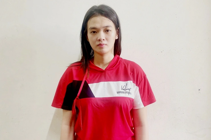 Hot girl bịa chuyện bố chết, lừa người quen 16 lần chuyển tiền - 1