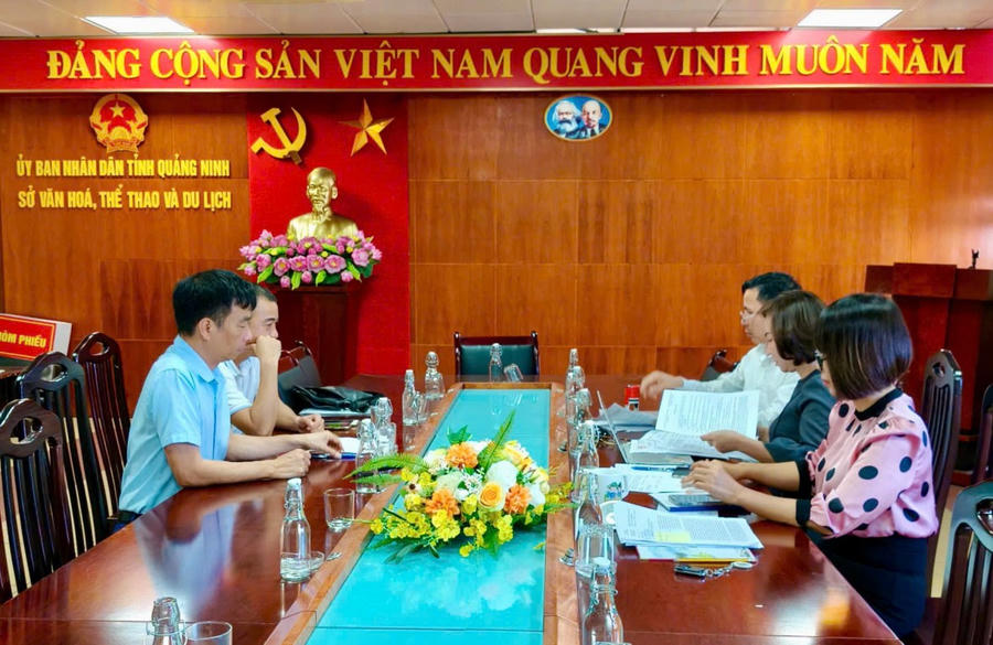 Sở Văn hóa, Thể thao và Du lịch Quảng Ninh làm việc với đại diện chủ tàu Black Pearl QN-6699.