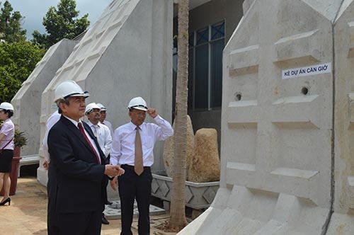 Bộ trưởng Nguyễn Quân thăm và làm việc tại công ty Busadco