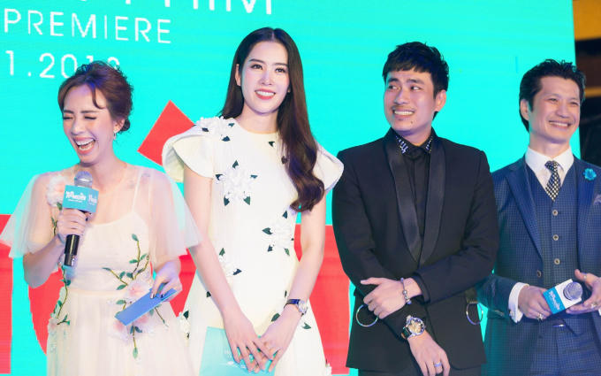 Nam Em diện váy trắng tinh khôi ra mắt phim điện ảnh mới