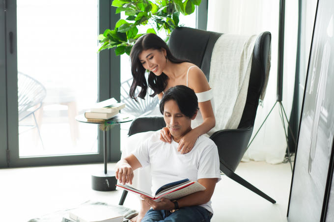 3 năm trước đây, đám cưới như trong cổ tích của Trang Lạ được tổ chức trong biệt thự mang tên cô đã khiến không ít người tò mò về người chồng mới cưới của siêu mẫu.