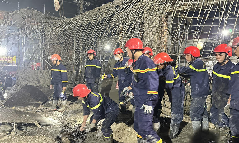 Đến 22h cùng ngày lực lượng chức năng mới tìm kiếm được nạn nhân (Ảnh CTV)