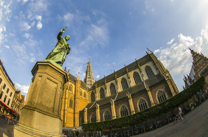 Tượng Laurens Coster ở Harlem.