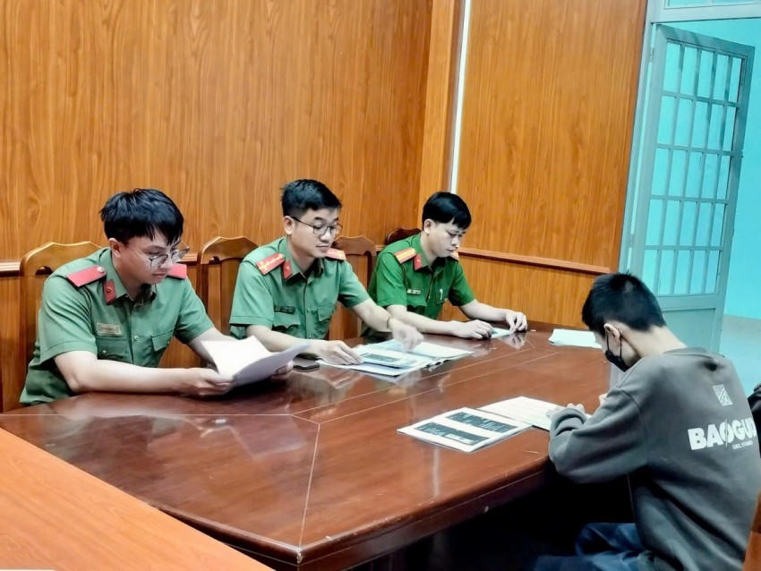 V.T.S bị công an mời lên làm việc.