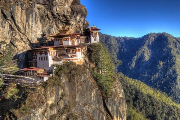 Tu viện Taktsang - một trong những tu viện Phật giáo nổi tiếng ở Bhutan mà bất cứ người dân nào ở đây cũng muốn đến một lần trong đời. Ảnh: internet.