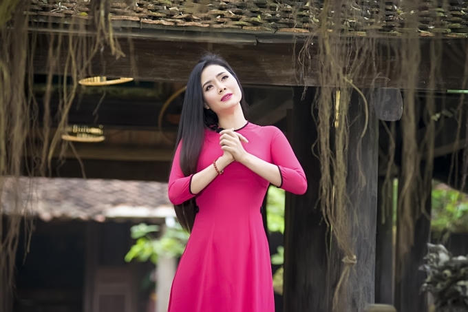 Ca sĩ Lương Nguyệt Anh trong MV "Nhớ mẹ".