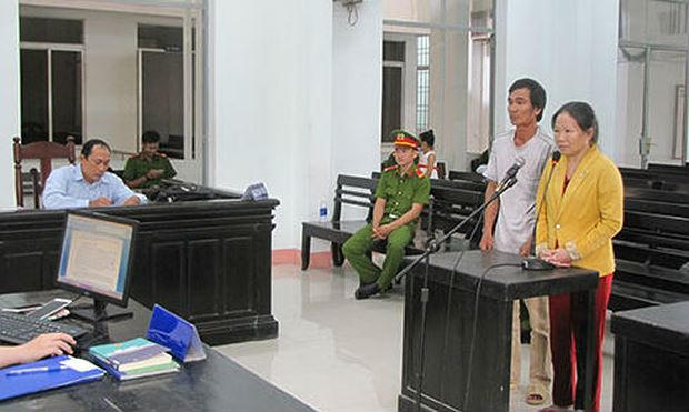 Các bị cáo tại tòa. (Ảnh: Báo Khánh Hòa)