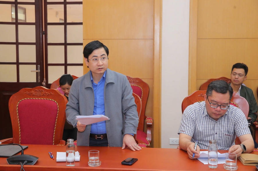Lãnh đạo Sở Tài chính phát biểu tại hội nghị.