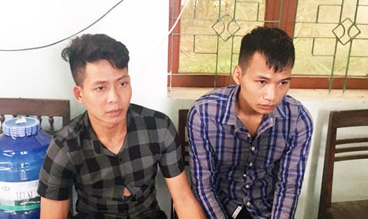 Hai đối tượng Lương Văn Dương và Pịt Văn May.