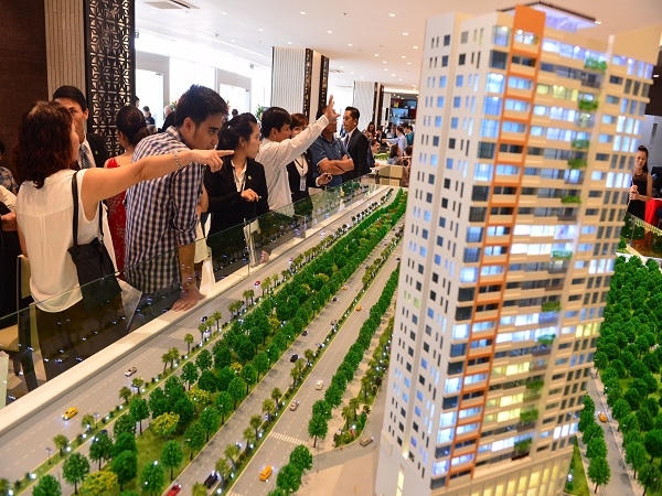 Từ đầu năm đến nay, nhà đầu tư chi khá mạnh tay về hướng Đông, theo kiểu “mua sỉ” – từ 2 đến 3 căn hộ một lúc.