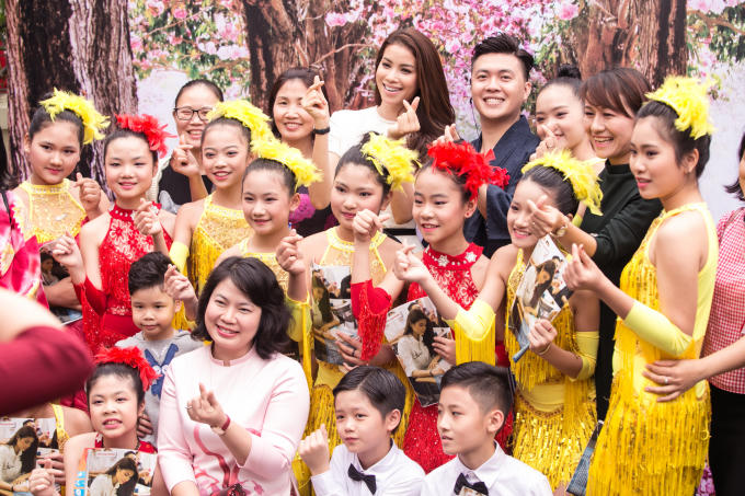 Phạm Hương, Tường Linh thân thiết cùng tham gia Lễ hội giao lưu văn hóa Việt Nhật