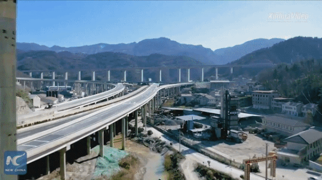 Một đoạn của tuyến đường phải tách đôi