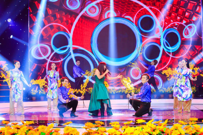 150 nghệ sĩ chúc Tết - clip chúc Tết kỷ lục của giới showbiz