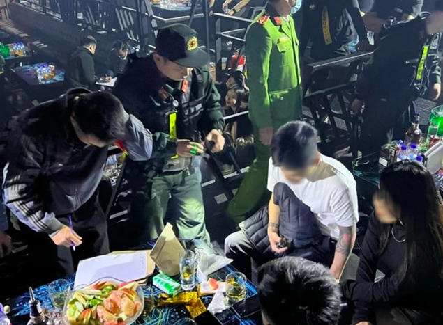 Lực lượng chức năng kiểm tra Bar Star 3 Club