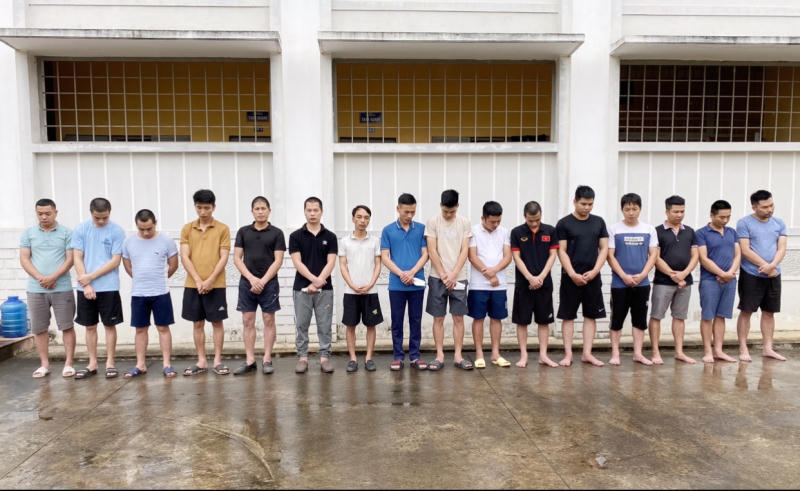 Các đối tượng tại cơ quan Công an.