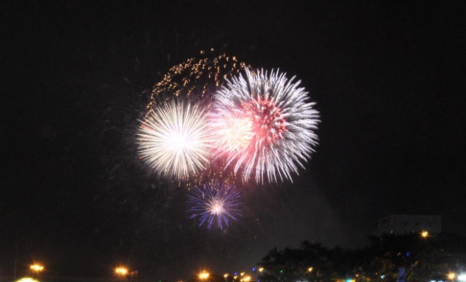 Những màn pháo hoa rực rỡ trên bầu trời