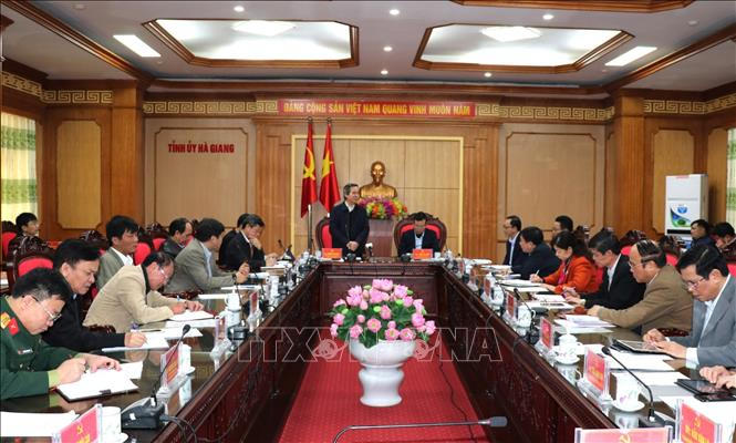 Trưởng Ban Kinh tế Trung ương Nguyễn Văn Bình phát biểu tại buổi làm việc với Ban Thường vụ Tỉnh ủy Hà Giang. Ảnh: Minh Tâm/TTXVN.
