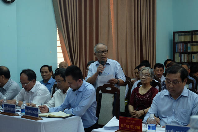 Các thành viên CLB Thái Phiên phát biểu nhiều ý kiến tâm tư với lãnh đạo TP Đà Nẵng.