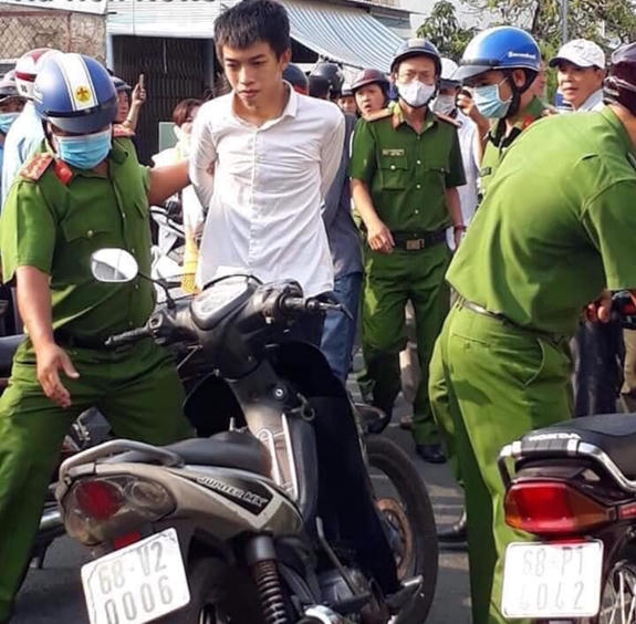 Các đối tượng bị lực lượng công an bắt giữ.
