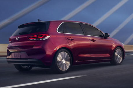 Hyundai Elantra GT 2018 chốt giá 460 triệu đồng