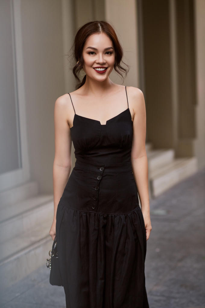 Dương Cẩm Lynh vắt kiệt sức chạy show