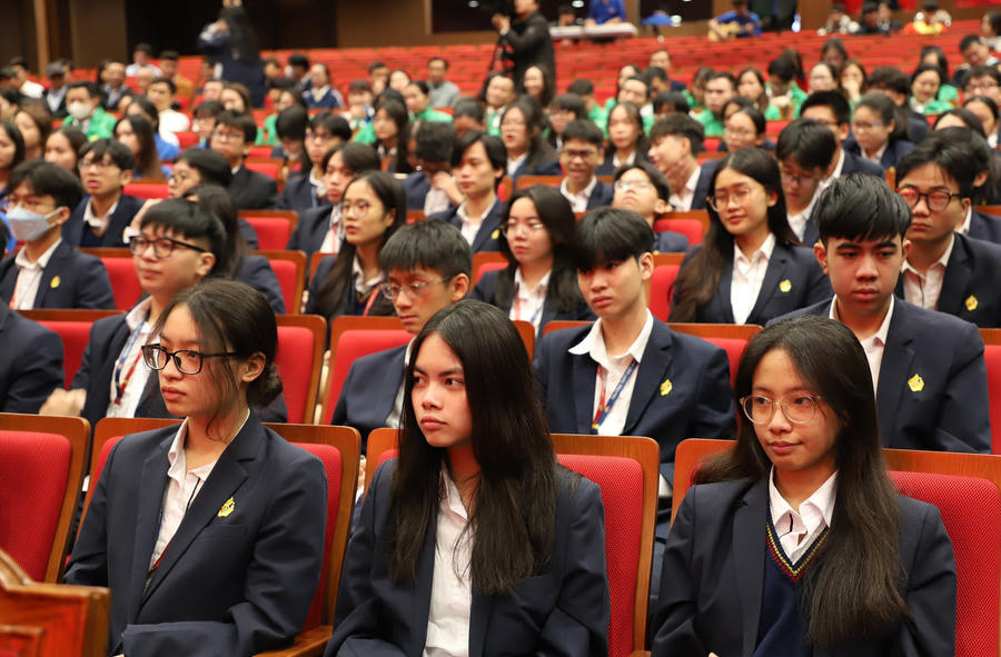 Học sinh, sinh viên trên địa bàn thành phố Hà Nội tham gia chương trình.