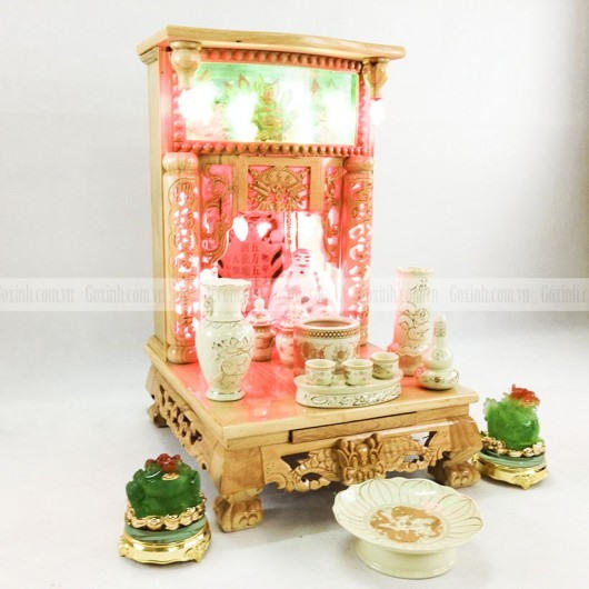 Hiện nay, nhiều gia đình làm kinh doanh hay có bàn thờ Thần tài.