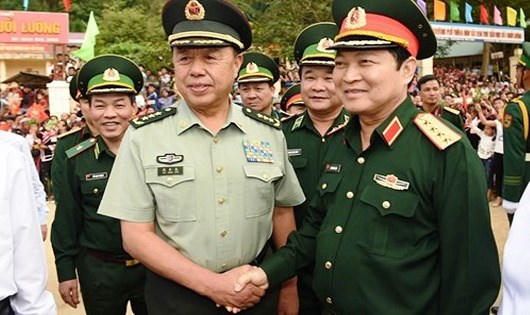 Đại tướng Ngô Xuân Lịch và Thượng tướng Phạm Trường Long.