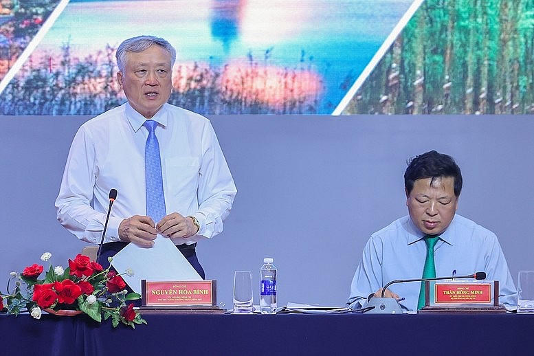 Phó Thủ tướng Nguyễn Hoà Bình phát biểu tại hội nghị.