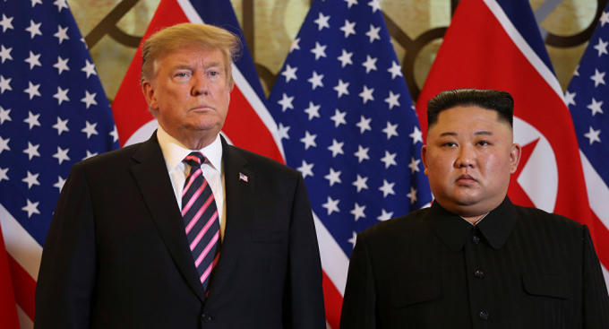Tổng thống Mỹ Donald Trump và Chủ tịch Triều Tiên Kim Jong-un tại Hà Nội. (Ảnh: Getty)