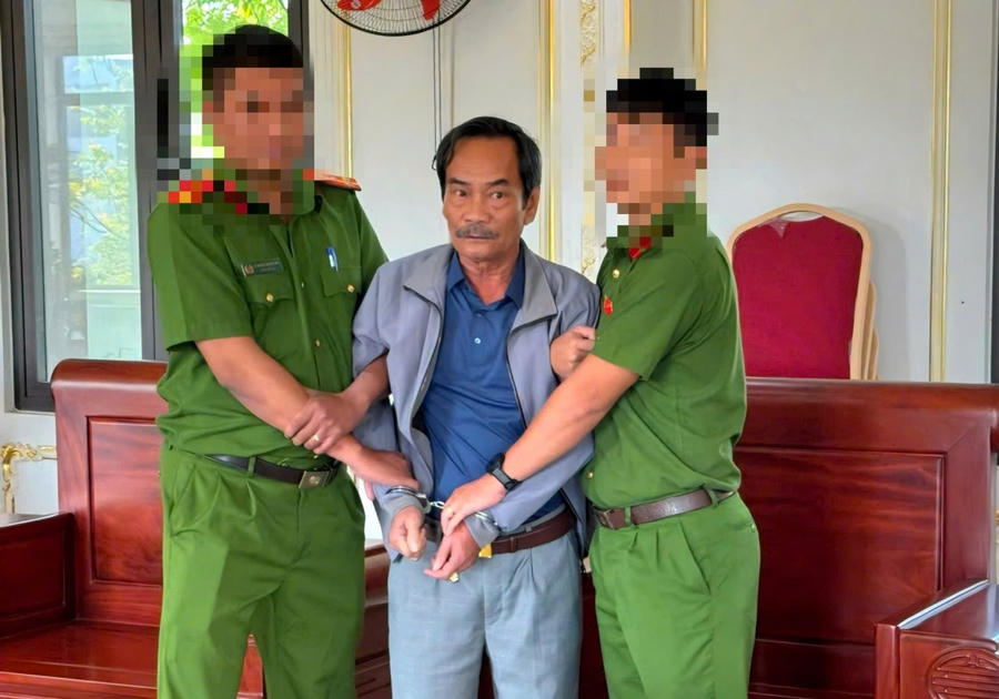 Đối tượng Đinh Văn Hùng – Tổng Giám đốc Công ty Phong Hải Thịnh bị bắt về tội “Lạm dụng tín nhiệm chiếm đoạt tài sản”. (Ảnh: Công an TP Đà Nẵng)