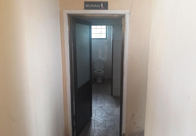 Nhà vệ sinh nơi xảy ra sự việc trên.