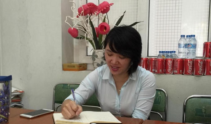 Bà Phạm Thị Thu Phương-Phó hiệu trường trường tiểu học Ban Mai làm việc với phóng viên Phapluatplus.vn.