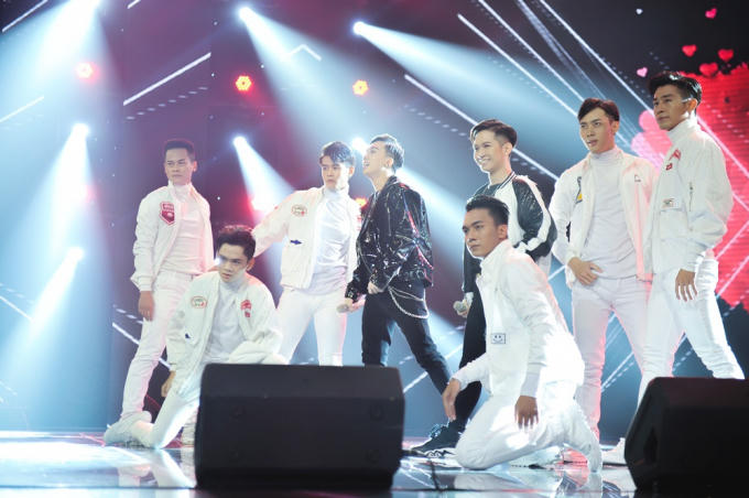 The Voice 2018: Cô gái triệu view - Trần Ngọc Ánh khiến khán giả say đắm với