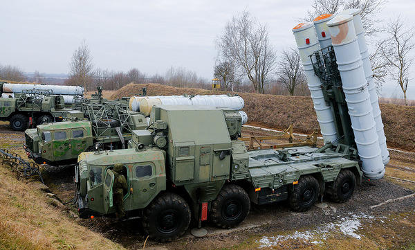Hệ thống tên lửa phòng không S-300 của Nga. Ảnh: TASS.