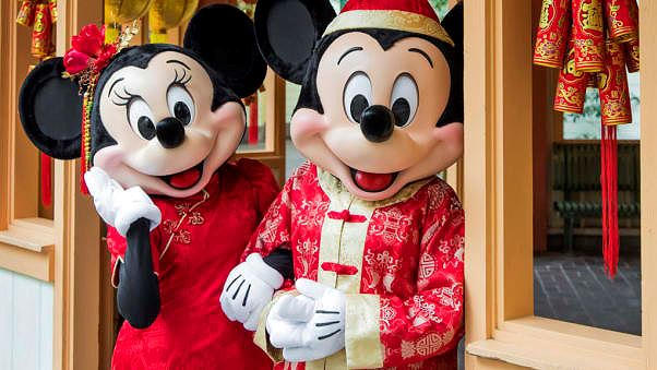 Hoạt động chào mừng Tết Nguyên Đán tại Công viên Disney Los Angeles (Ảnh: CNN)
