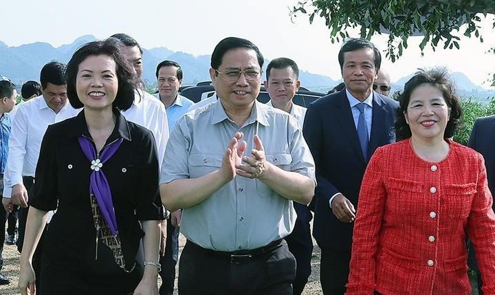 Thủ tướng Phạm Minh Chính đến dự Lễ khởi công Dự án tổ hợp Thiên đường sữa Mộc Châu.